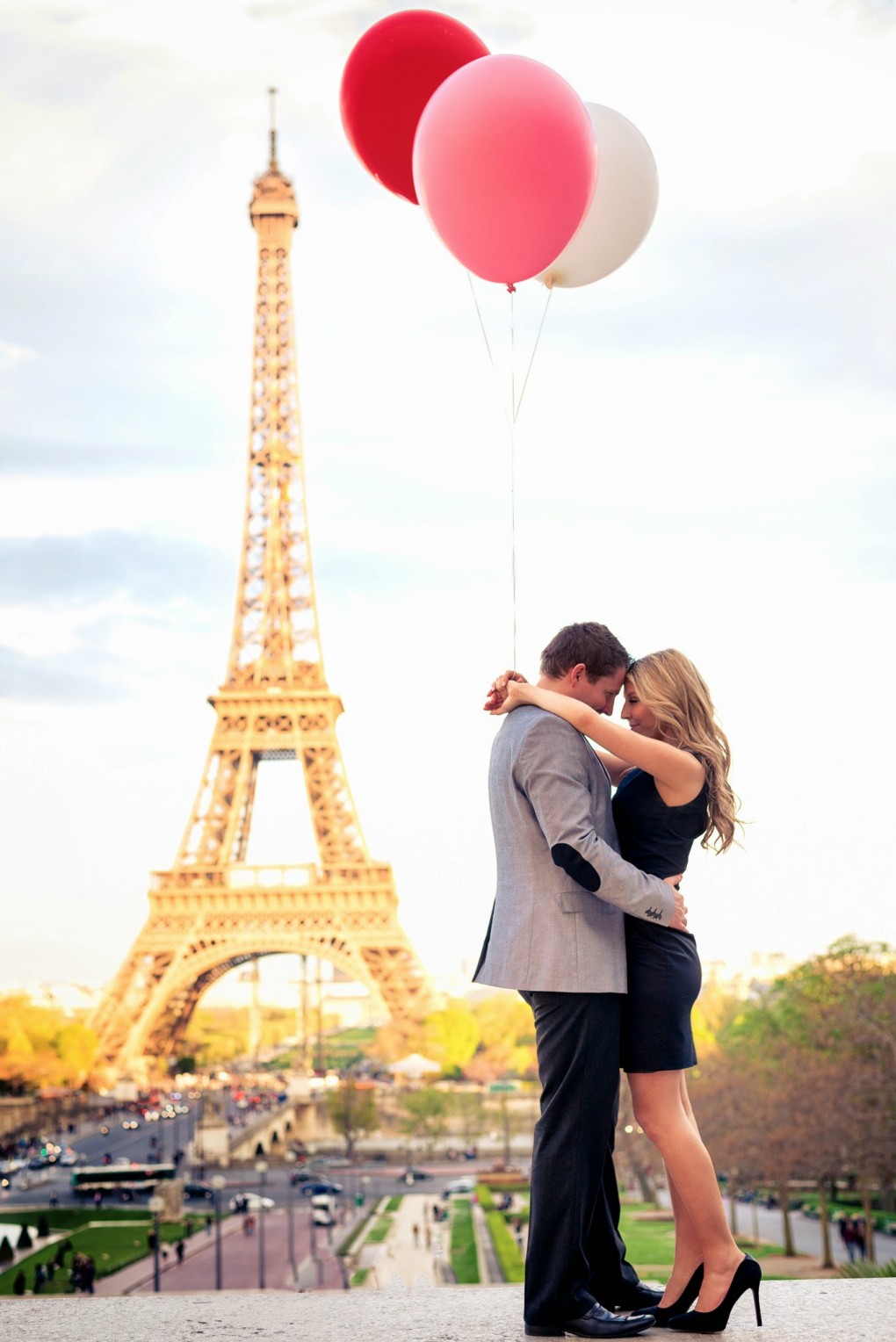 Paris couple honeymoon