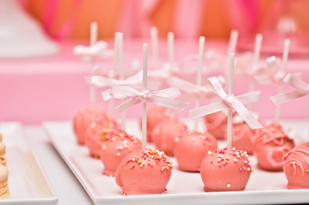 Valentine's cake pops