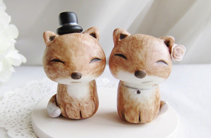 30 Animal Wedding Cake Toppers to Complement Your Wild Side