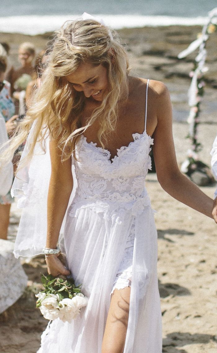 Best Beach Wedding Dresses Socialandpersonalweddings Ie