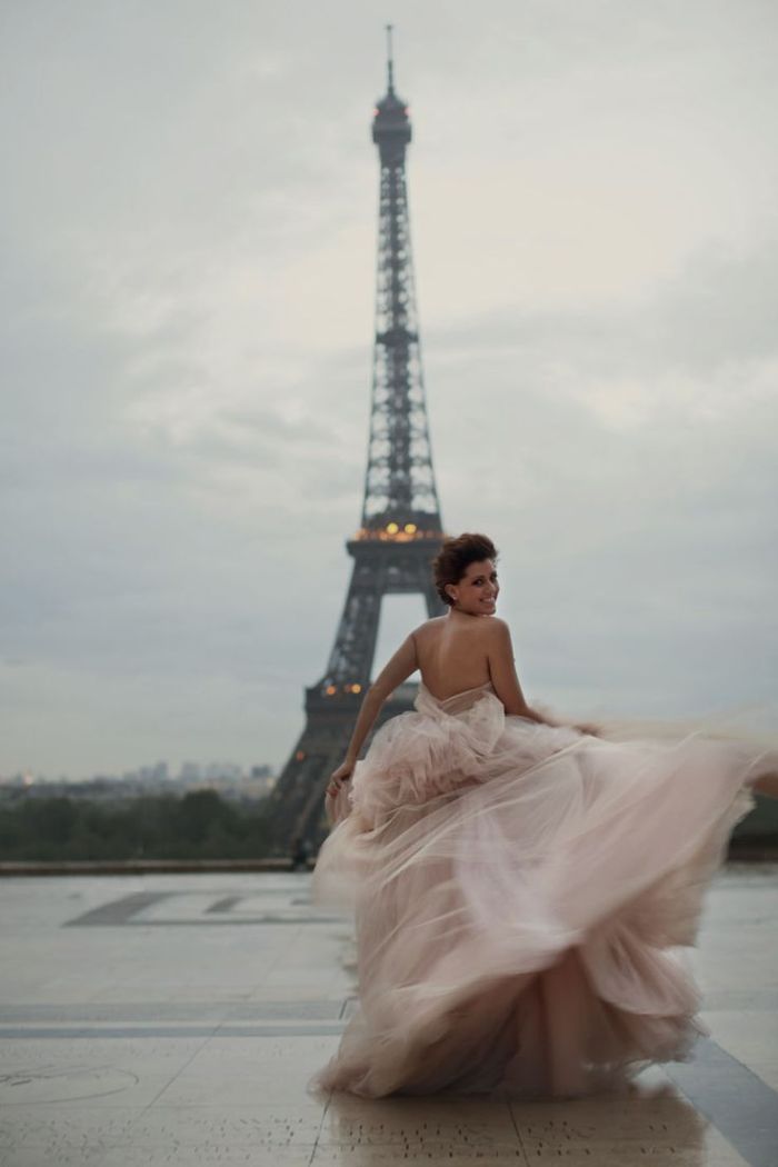 How to travel with the wedding dress,